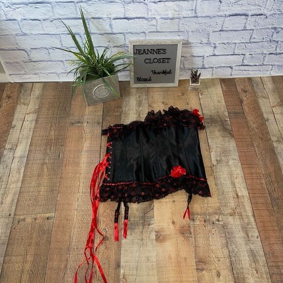 Red & black corset goth steampunk - Picture 2 of 8